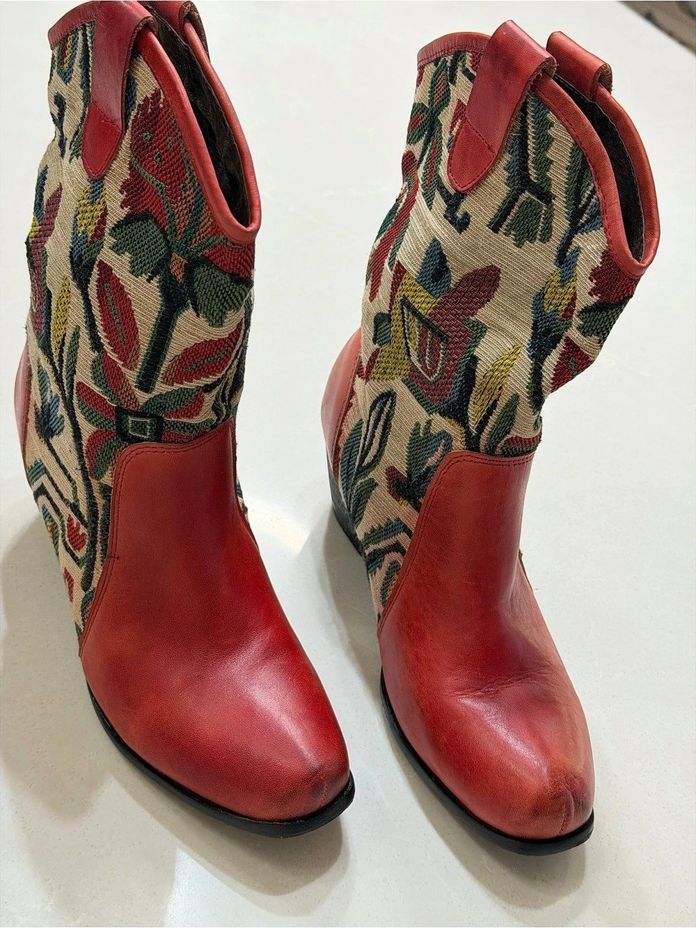 L'Artiste by Spring Step Grazia Red Tapestry Floral Leather Boots EU 37 - Picture 3 of 12